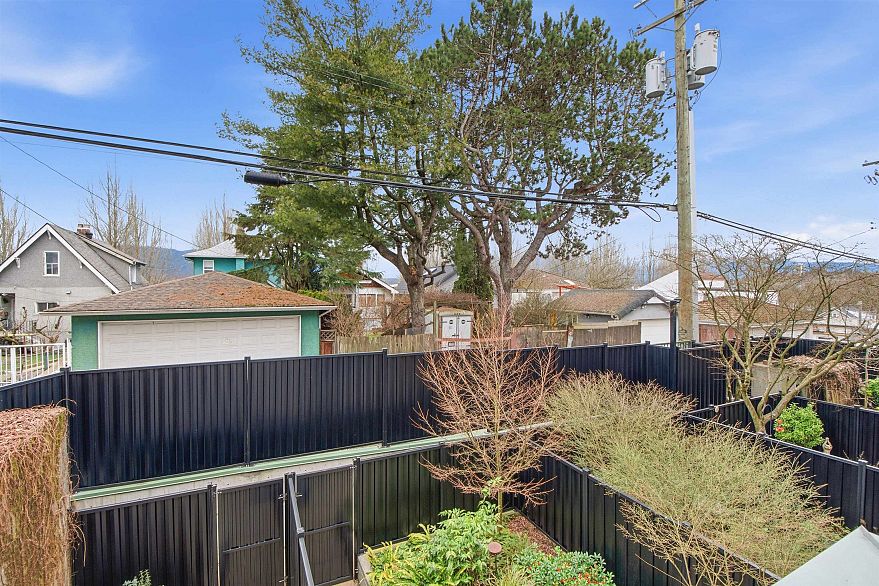 201 2741 E Hastings Street