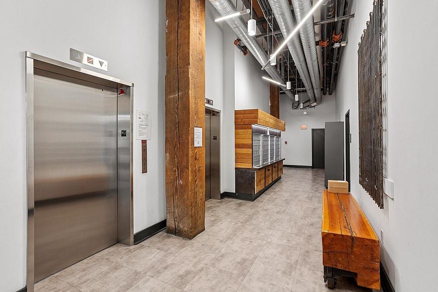 310 55 E Cordova Street