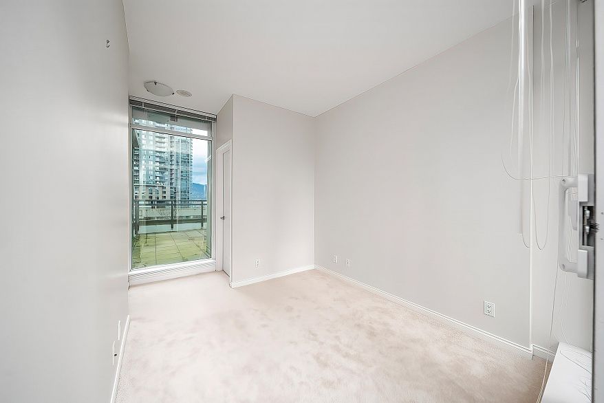 303 1211 Melville Street