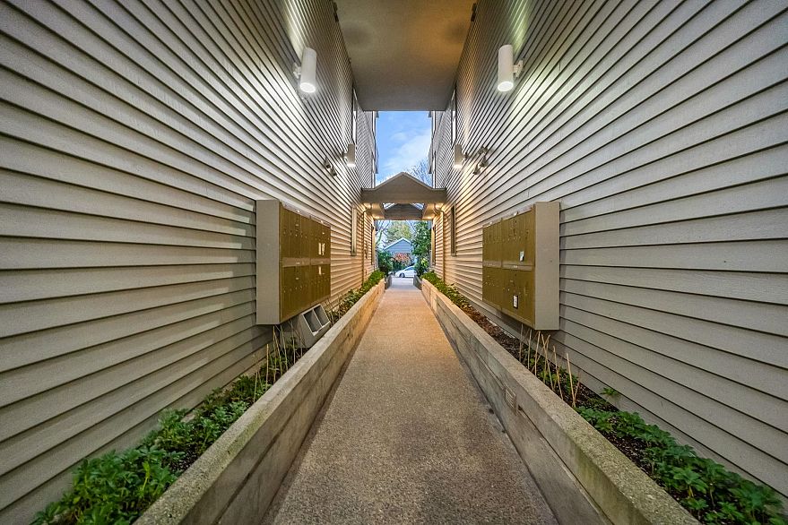 409 2250 W 3rd Avenue