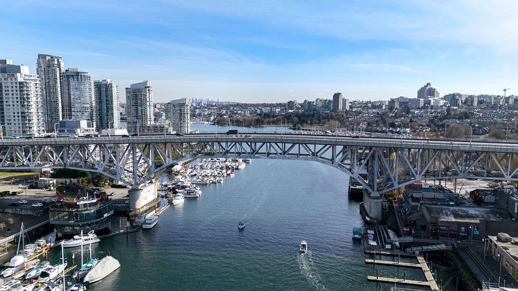 303 1501 Howe Street