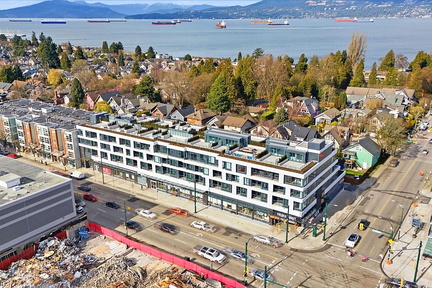 311 2803 W 4th Avenue