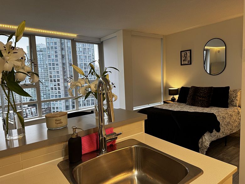 2201 939 Expo Boulevard