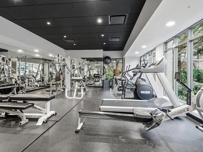 1205 950 Cambie Street