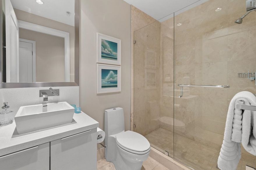 406 1616 Columbia Street