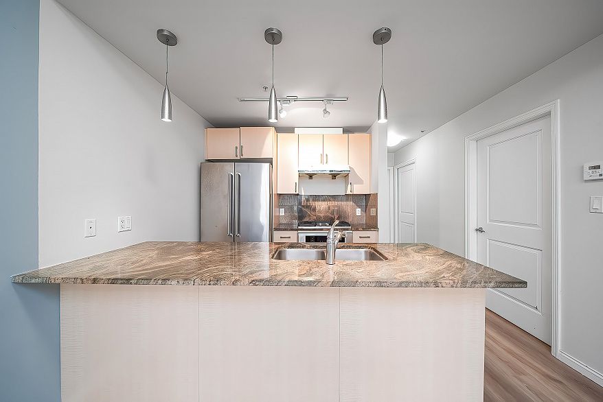 303 1211 Melville Street