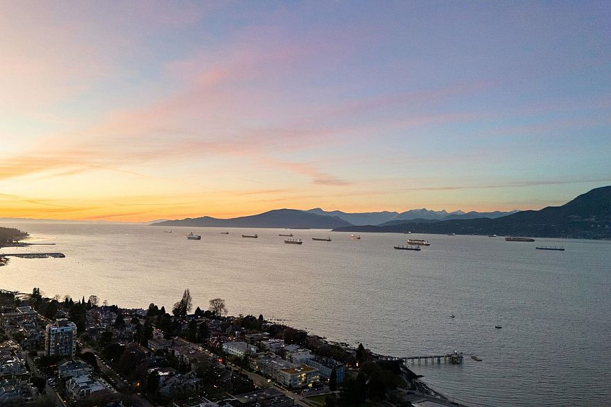 409 2250 W 3rd Avenue