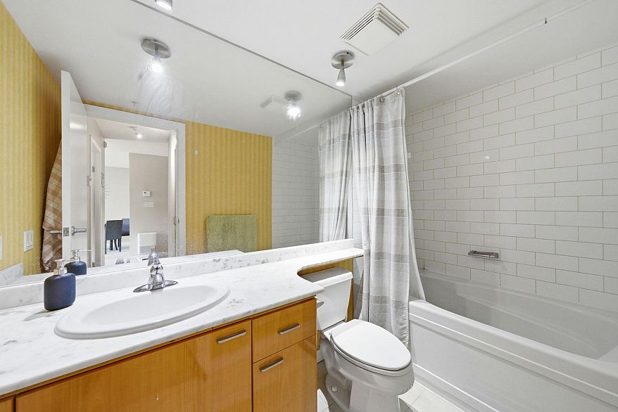 1903 1288 W Georgia Street