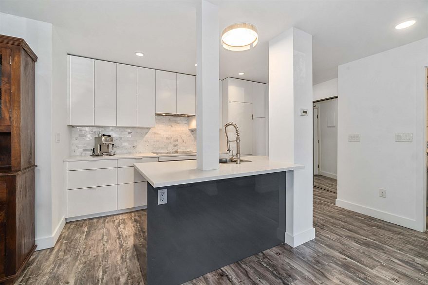 104 2910 Ontario Street