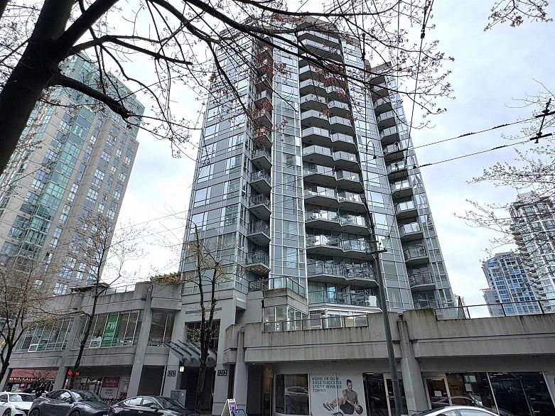 1504 1212 Howe Street