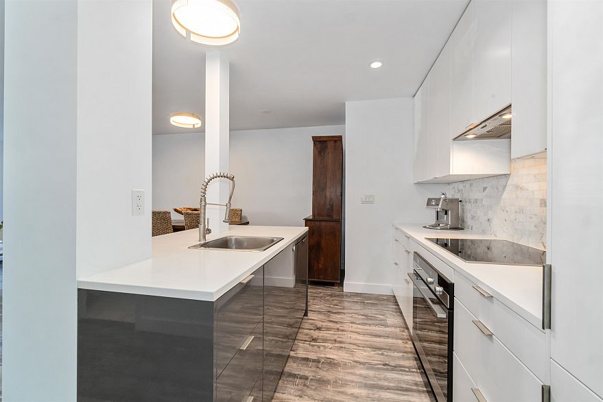 104 2910 Ontario Street