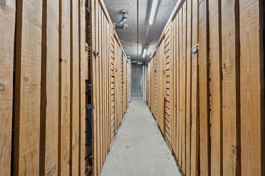 102 1689 E 4th Avenue