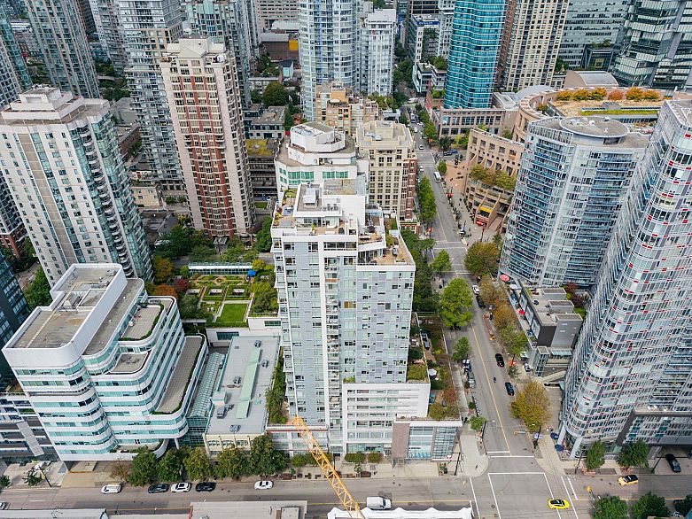 1003 821 Cambie Street