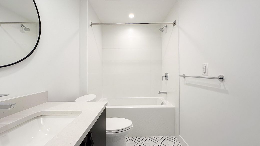 204 1680 E 12th Avenue