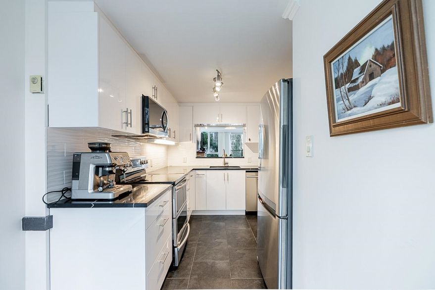 303 1345 Burnaby Street