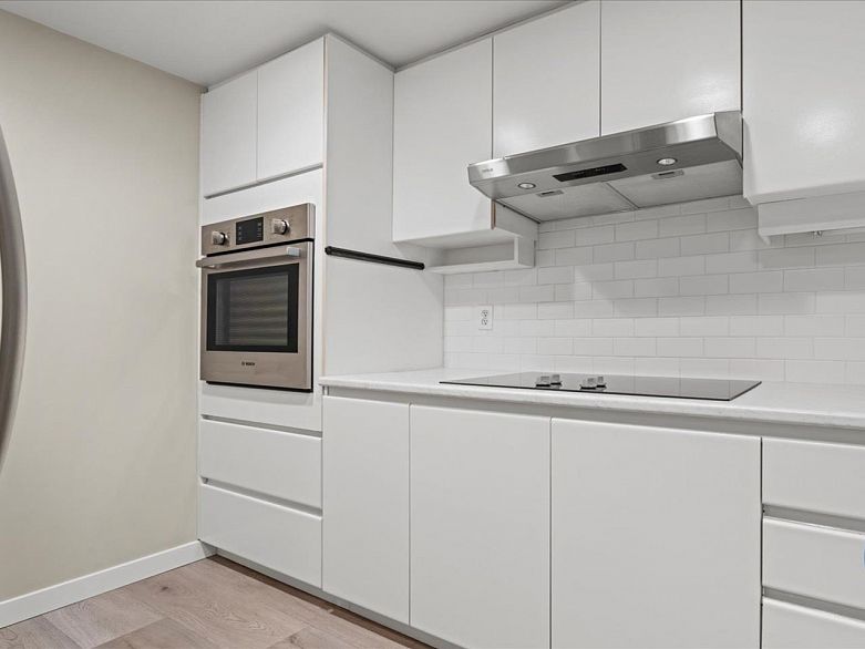 105 1502 Island Park Walk