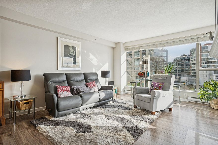 203 1008 Beach Avenue