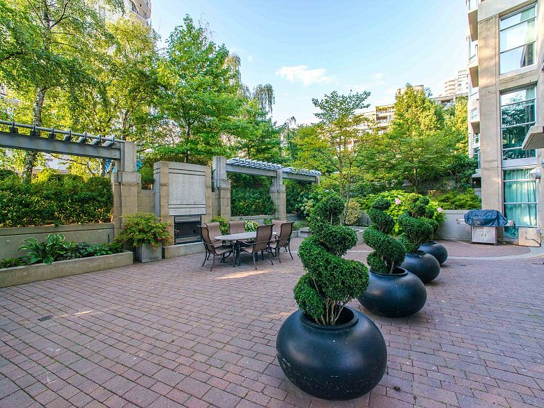 1506 1005 Beach Avenue