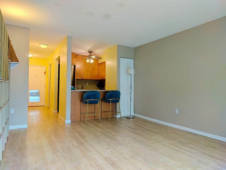 210 1545 E 2nd Avenue