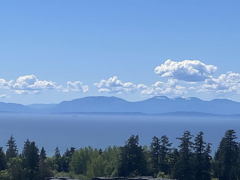 1902 5608 Berton Avenue