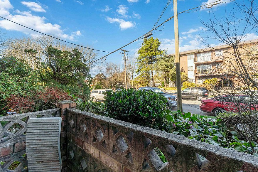 104 2910 Ontario Street