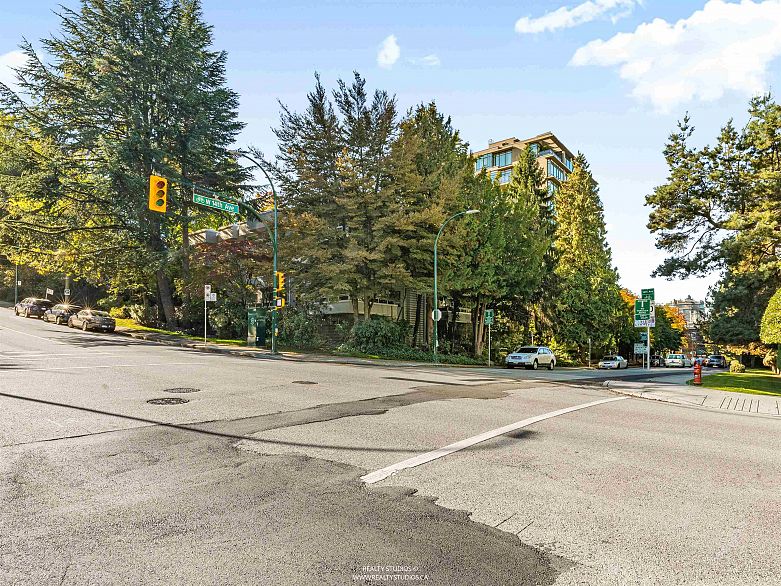 103 1412 W 14th Avenue