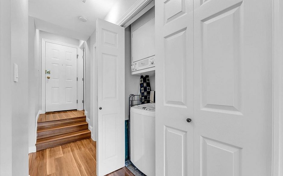 208 1516 E 1st Avenue