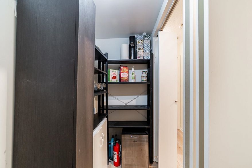 303 1345 Burnaby Street