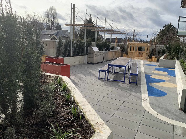 204 1680 E 12th Avenue