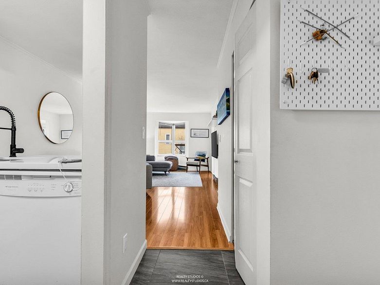 202 507 E 6th Avenue