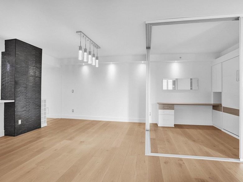 802 1318 Homer Street