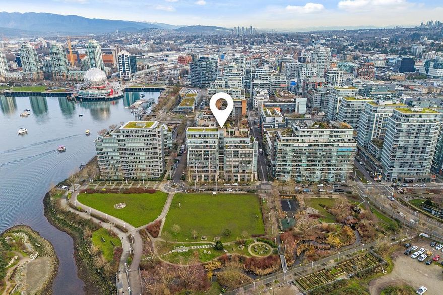 406 1616 Columbia Street