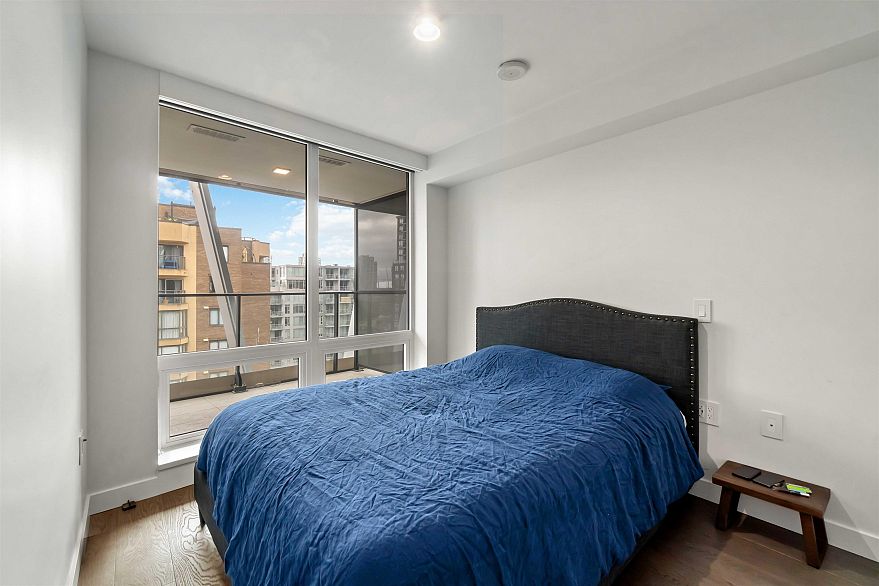 1305 1111 Richards Street