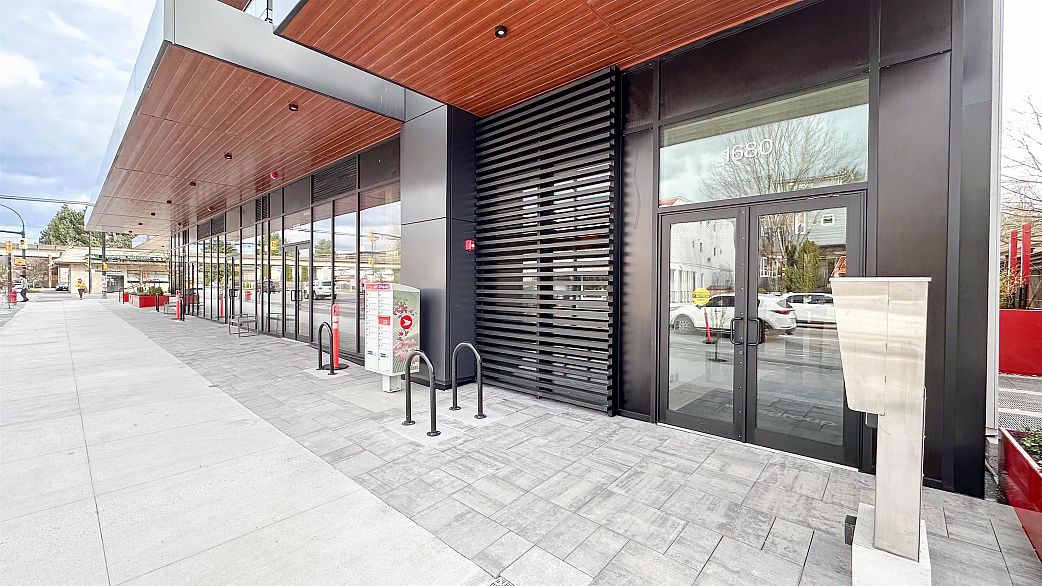 204 1680 E 12th Avenue