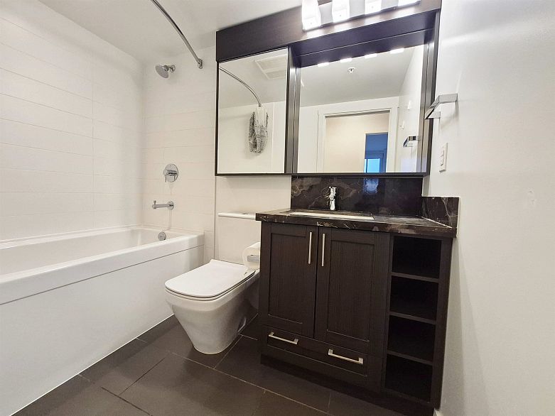 1057 5515 Boundary Road