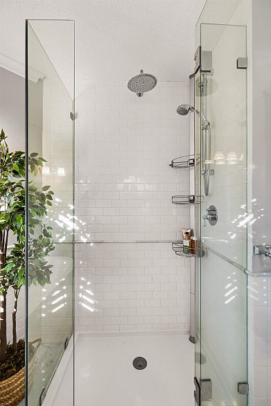 401 1925 W 2nd Avenue