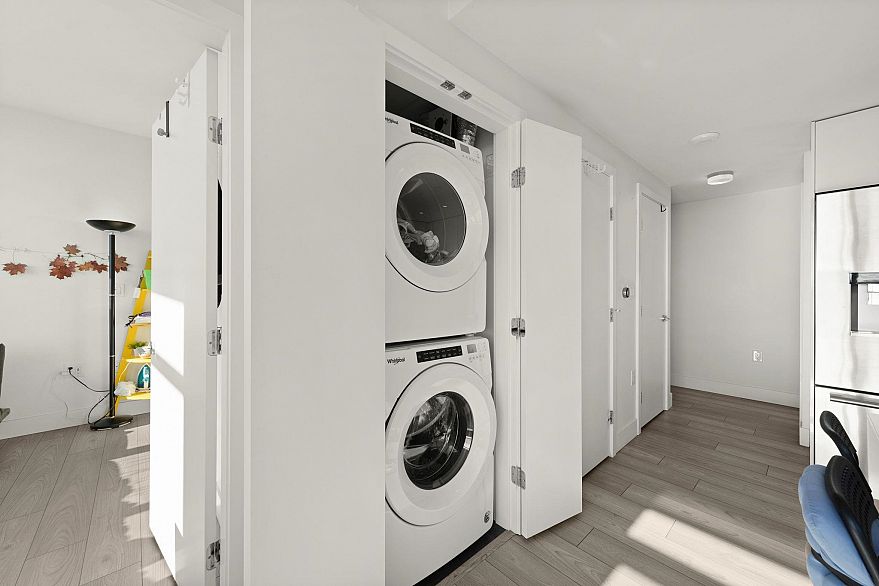 1405 3581 E Kent Avenue North