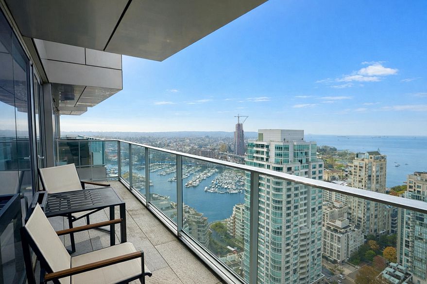 3605 1480 Howe Street