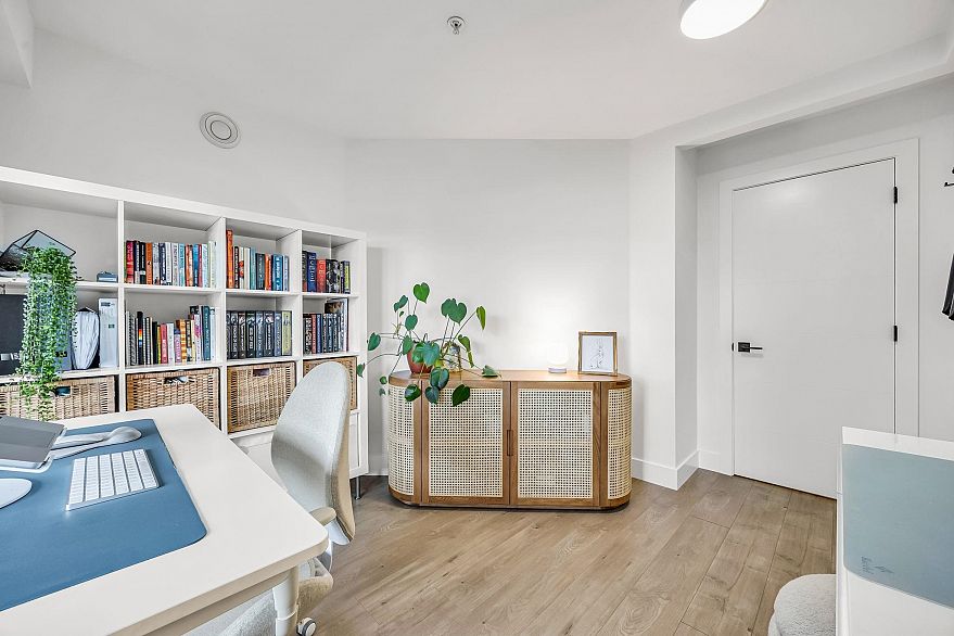 213 3038 E Kent Avenue South