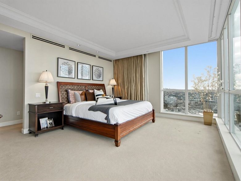 4302 1408 Strathmore Mews