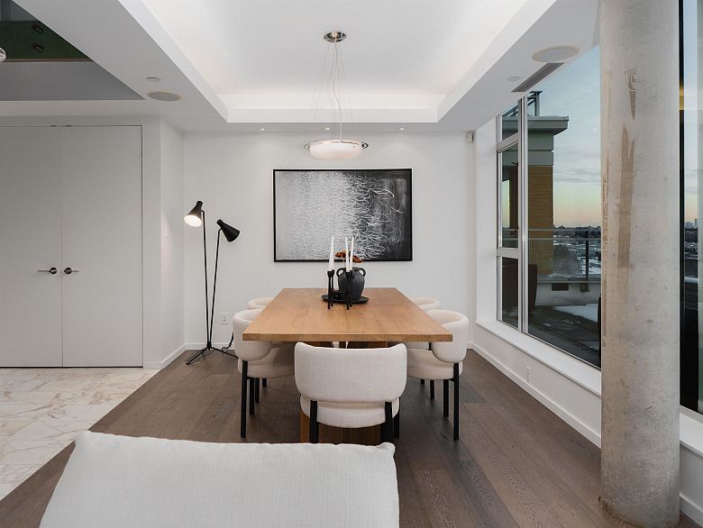 801 221 Union Street