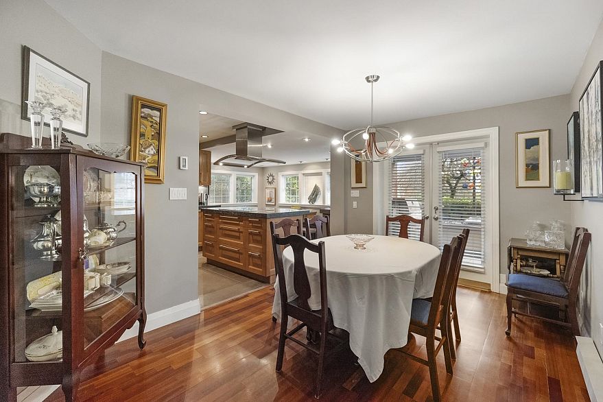 103 828 Gilford Street