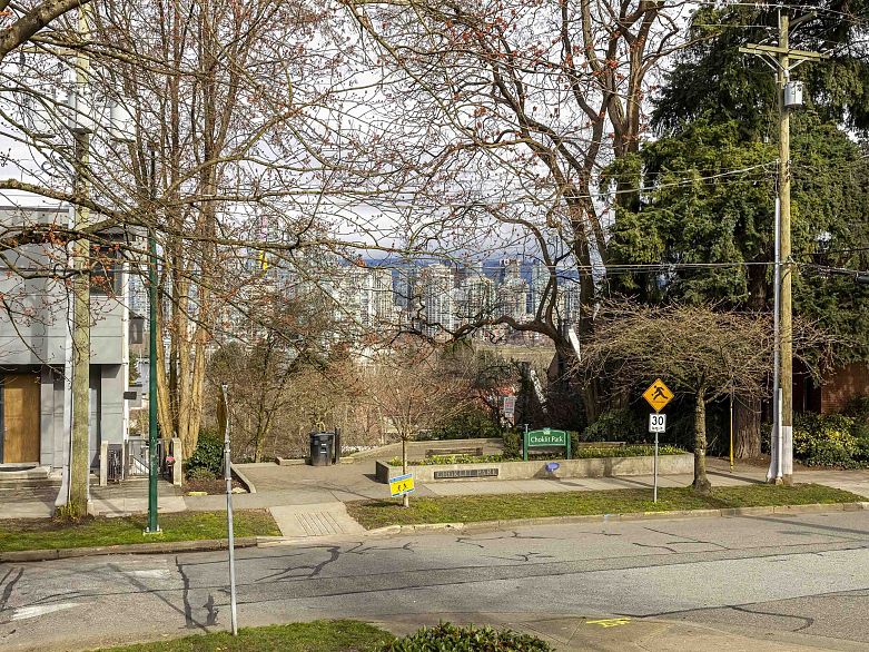 103 1100 W 7th Avenue