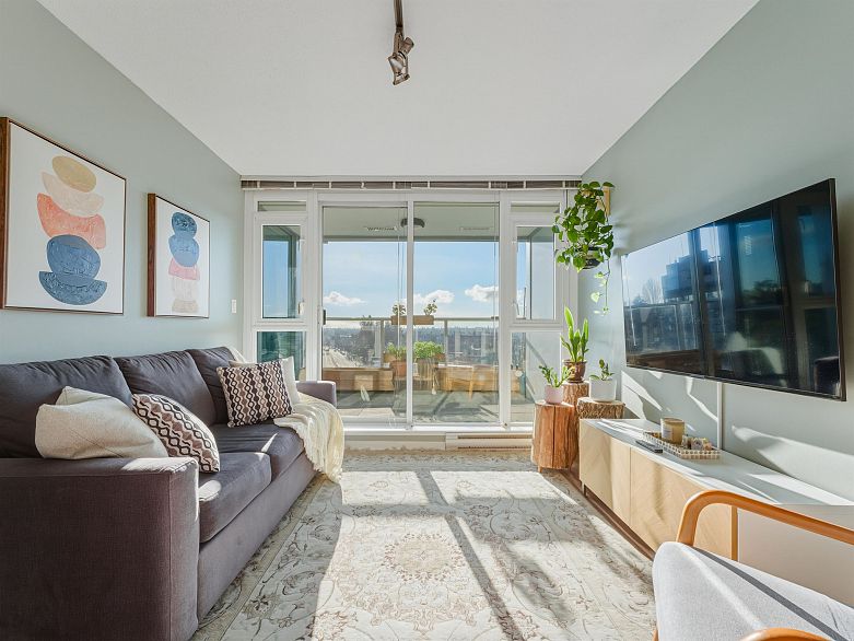 706 2770 Sophia Street