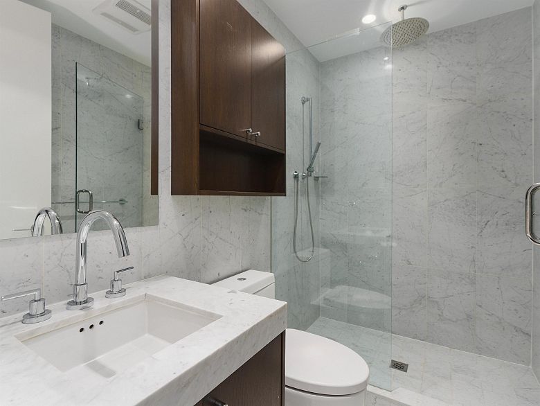 801 221 Union Street