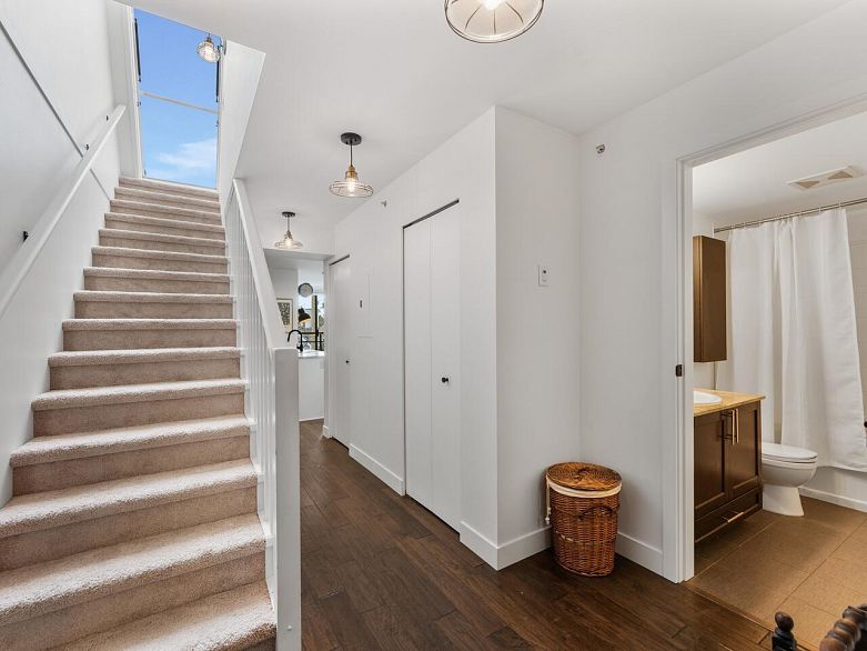 PH12 2150 E Hastings Street