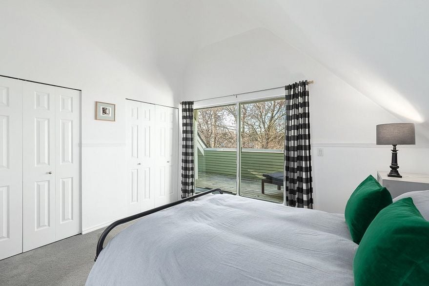 15 4157 Sophia Street