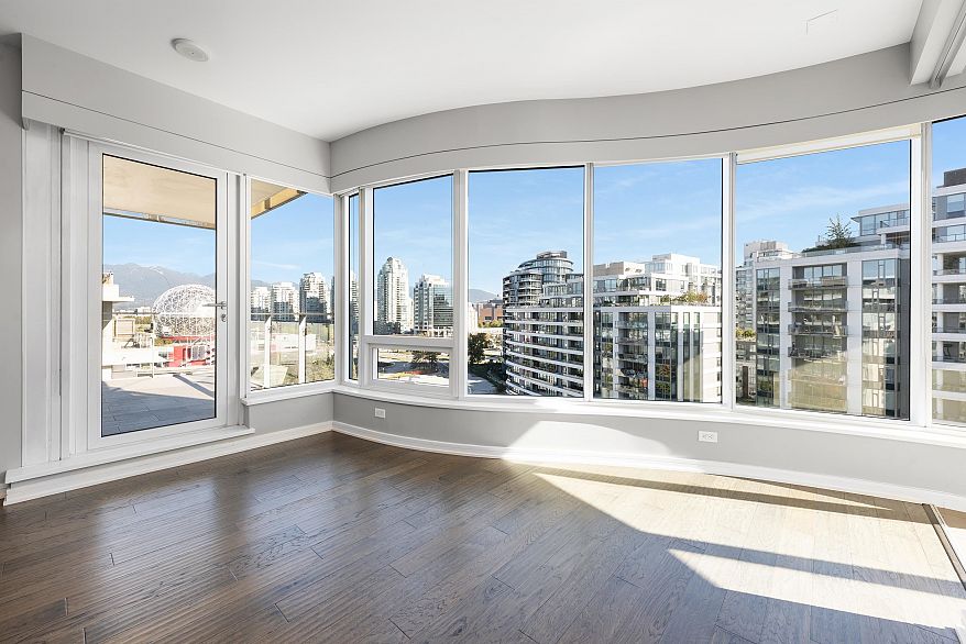 1004 1661 Ontario Street