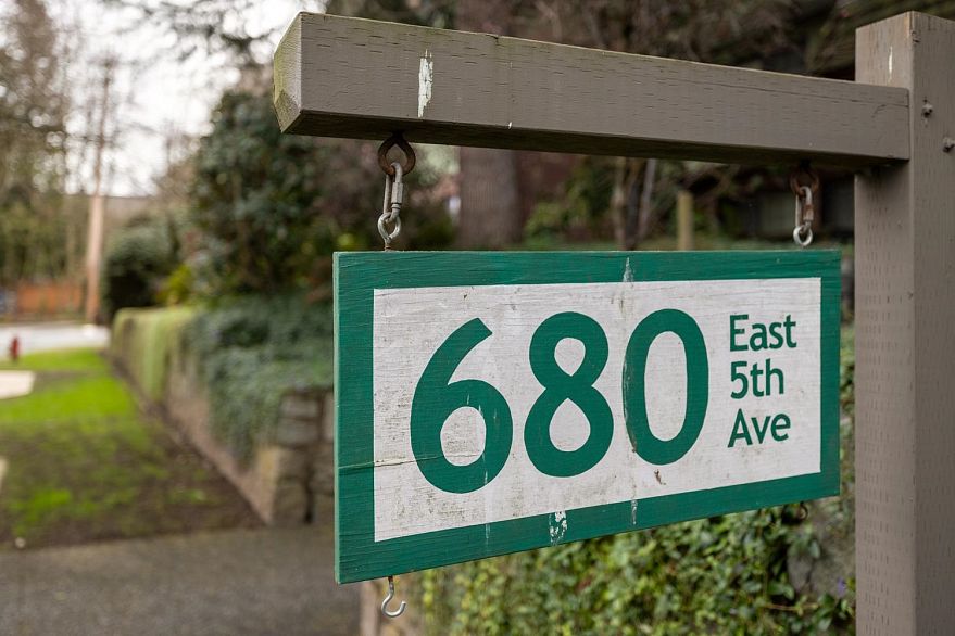 326 680 E 5th Avenue