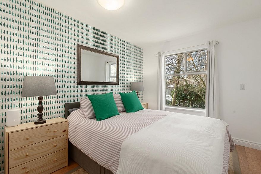 15 4157 Sophia Street